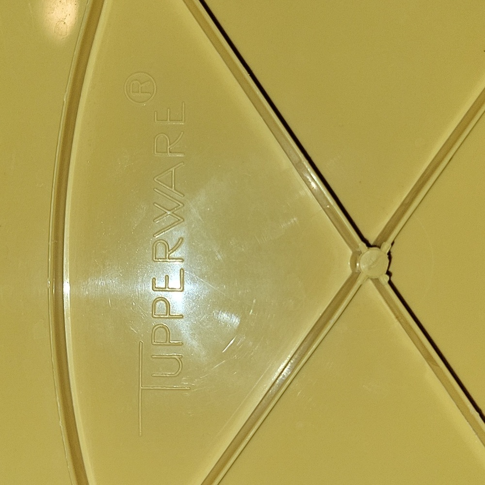 Tupperware: Cake Keeper Container - Picture 7 of 8